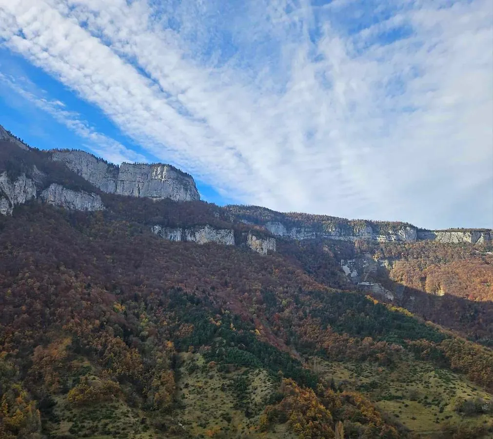 Gite Le Belvedere Au Refuge Du Phoenix, Echevis アパート